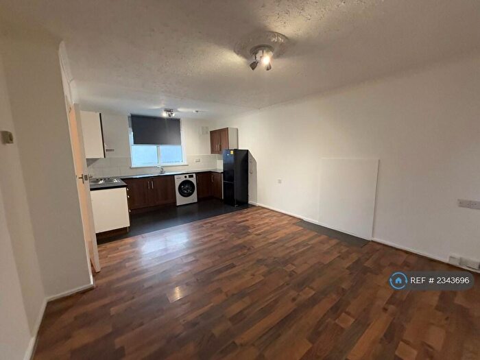 1 Bedroom Flat To Rent In Roebourne Way, London, E16