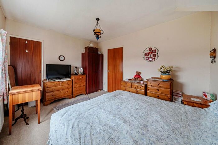 3 Bedroom End Of Terrace House For Sale In Franklin Road, Twyford, Winchester, Hampshire, SO21