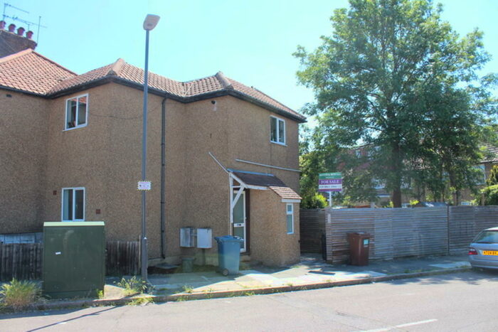 1 Bedroom Ground Flat To Rent In Weald Lane, Harrow Weald, HA3