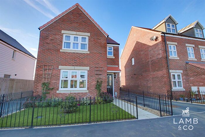 3 Bedroom Detached House For Sale In Barnacle Way, Clacton On Sea, CO16