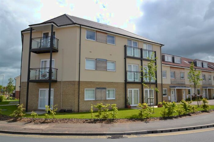 2 Bedroom Flat To Rent In The Cedars, Turnford, EN10