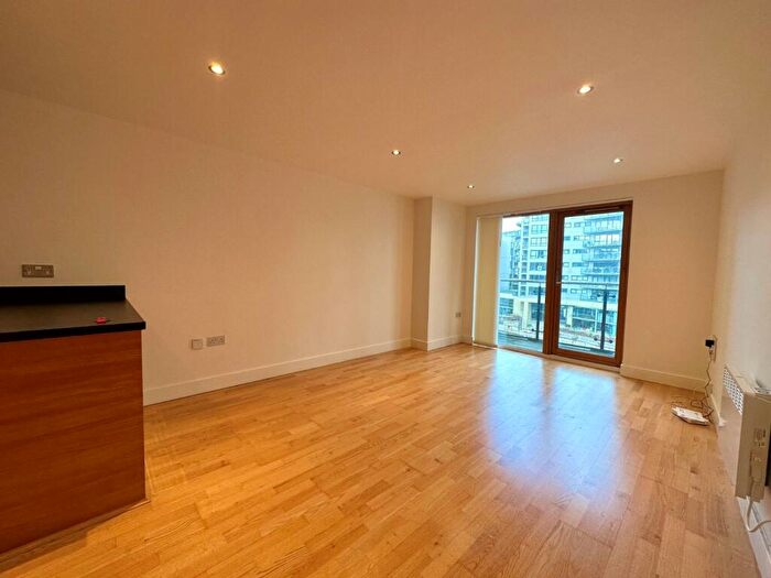 1 Bedroom Flat To Rent In Clarence House, The Boulevard, Leeds, West Yorkshire, LS10