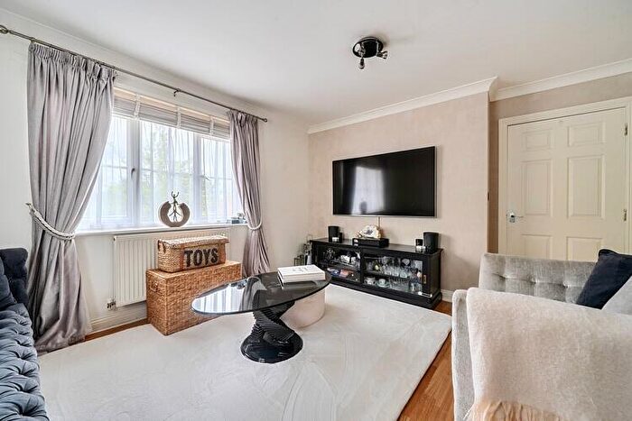 2 Bedroom Flat For Sale In Blatchley House, Binfield, Bracknell, RG42