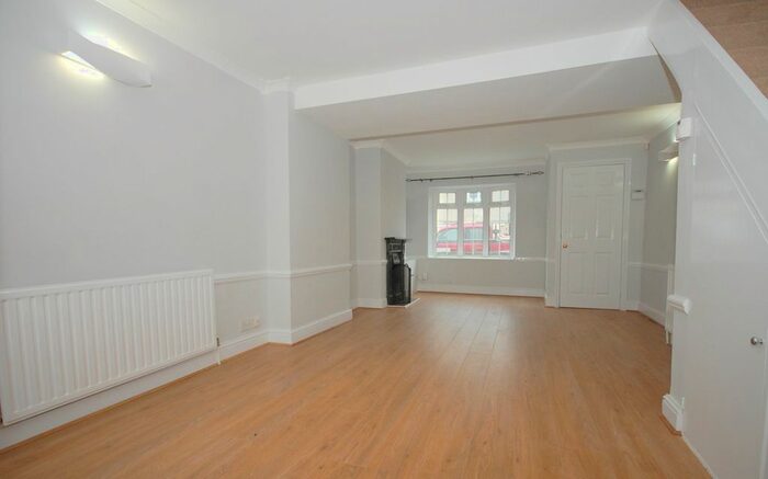 2 Bedroom Cottage To Rent In Freelands Grove, Bromley, BR1