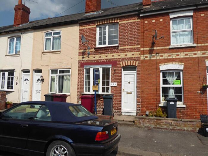 2 Bedroom Terraced House To Rent In Wykeham Road, Reading, Berkshire, RG6
