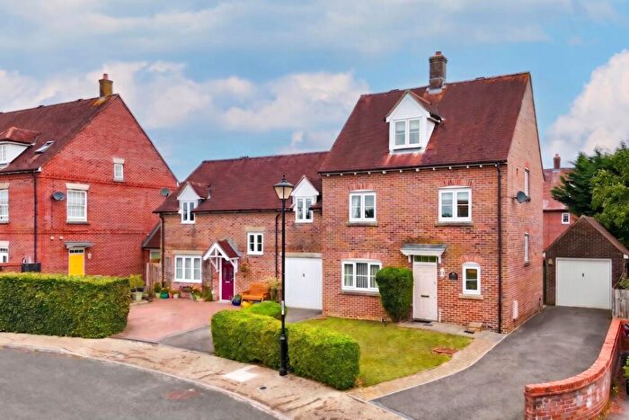 4 Bedroom Link Detached House For Sale In Balmer Road, Blandford Forum, DT11