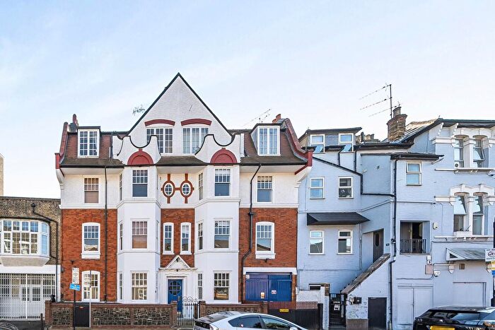 2 Bedroom Flat For Sale In Bulwer Street, Shepherds Bush, London, W12
