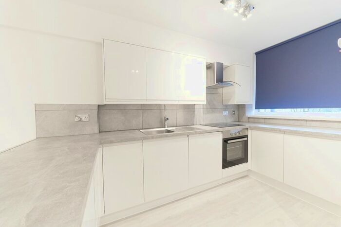 3 Bedroom Maisonette To Rent In Roberta Street, London, E2