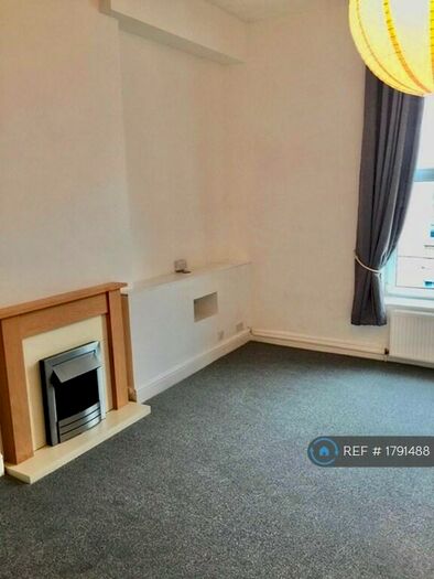 1 Bedroom Flat To Rent In High Street, Sandown, PO36