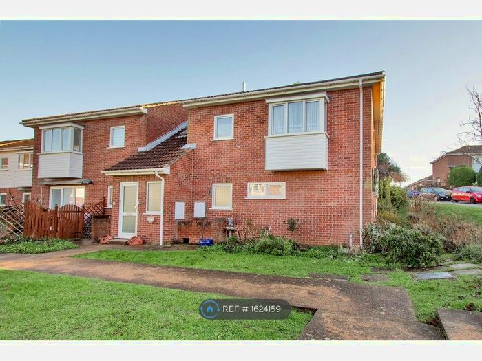 2 Bedroom Flat To Rent In Bramblefield, Longfield, DA3