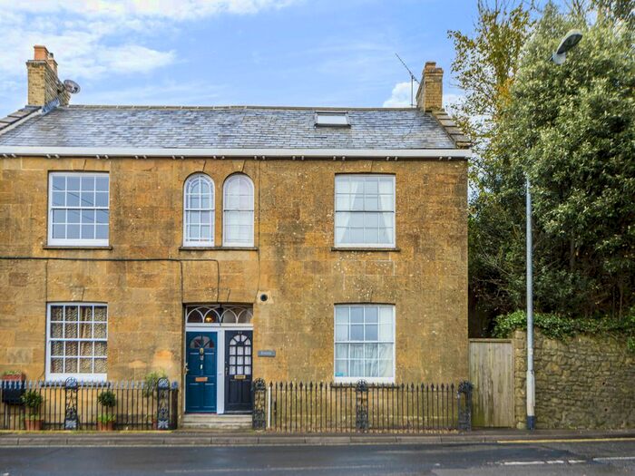 3 Bedroom End Of Terrace House For Sale In Bay Hill, Ilminster, Somerset, TA19