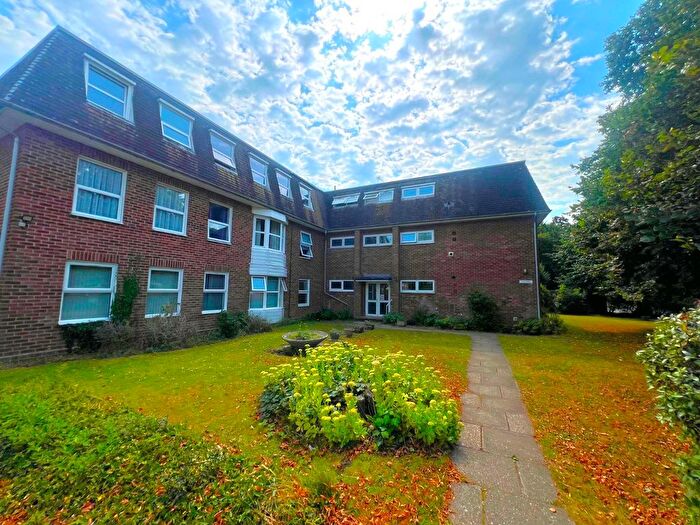 2 Bedroom Flat To Rent In Spring Road, Sholing, Southampton, Hampshire, SO19