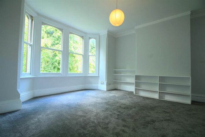 1 Bedroom Flat To Rent In Waterloo Crescent, Nottingham, NG7