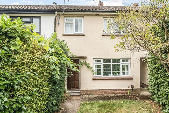 3 Bedroom Terraced House For Sale In Orchard Estate, Twyford, Reading, Berkshire, RG10