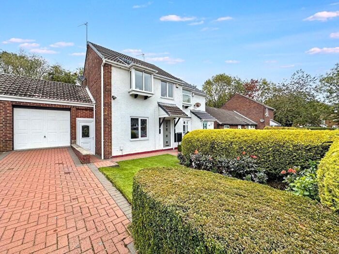 3 Bedroom Semi-Detached House For Sale In Featherstone, Washington, NE38
