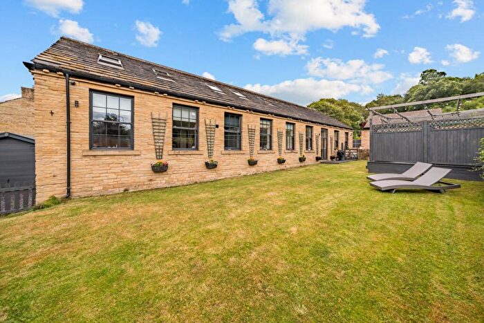5 Bedroom Detached House For Sale In Bowling Alley, Rastrick, HD6