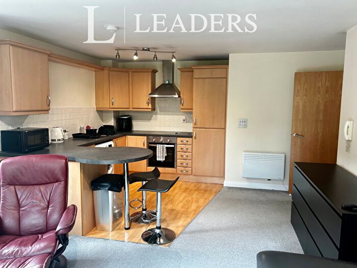 2 Bedroom Flat To Rent In Flat Quinton Court, B68