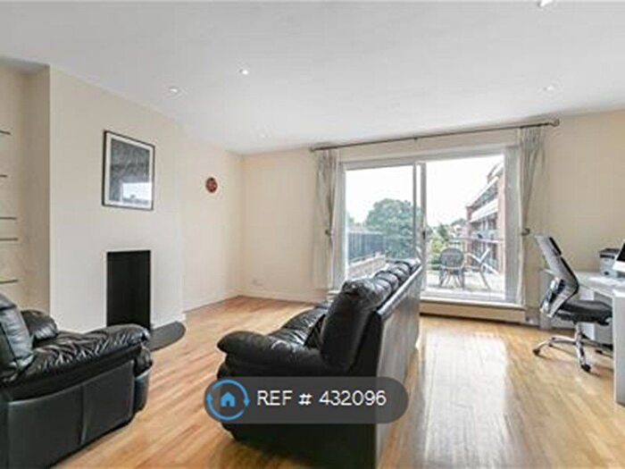 2 Bedroom Maisonette To Rent In Fulham Road, London, SW6