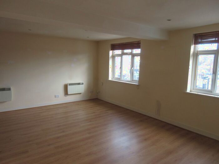 2 Bedroom Flat To Rent In Rush Green Road, Romford, RM7