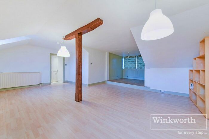 1 Bedroom Flat To Rent In Manor Road, Beckenham, BR3