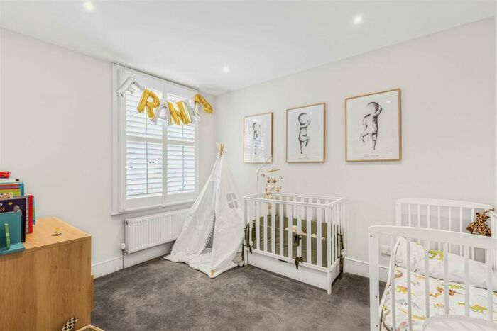 3 Bedroom End Of Terrace House To Rent In The Retreat, East Sheen, SW14