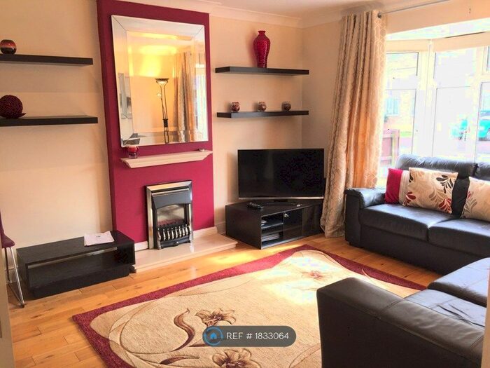 4 Bedroom Semi-Detached House To Rent In Elfleda Road, Cambridge, CB5