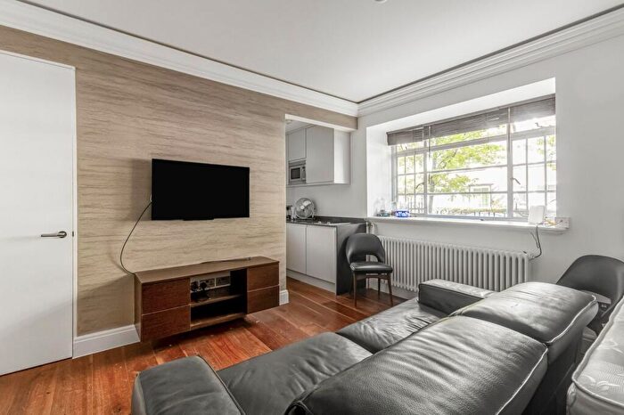 Flat To Rent In Prince Albert Road, St Johns Wood, London, NW8