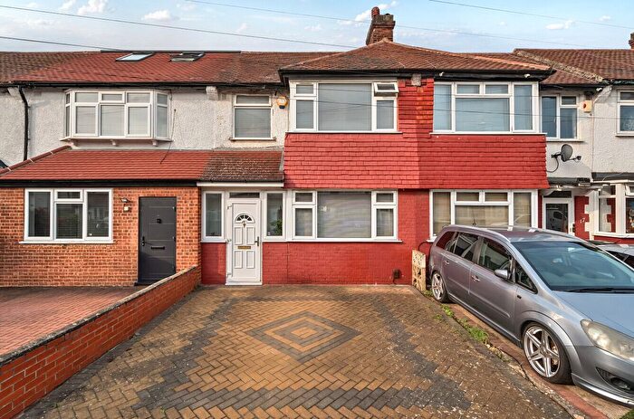 3 Bedroom Terraced House For Sale In Rochford Way, Croydon, CR0