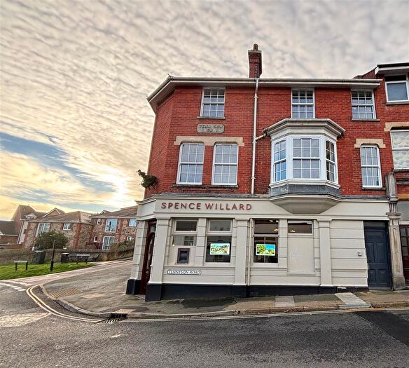2 Bedroom Flat To Rent In Tennyson Road, Freshwater, PO40