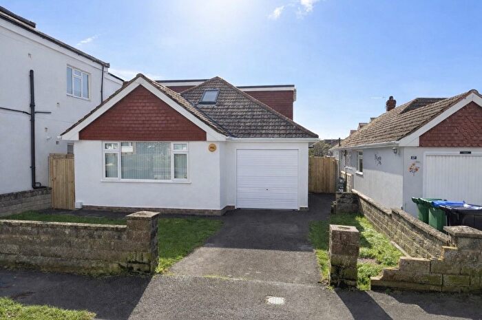 4 Bedroom Bungalow For Sale In Firle Road, Peacehaven, BN10