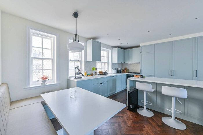 2 Bedroom Flat To Rent In Baker Street, Regent's Park, London, NW1