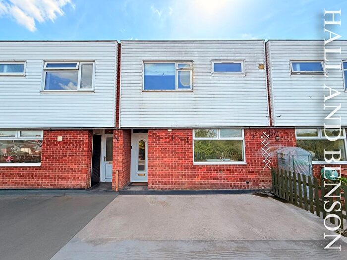 3 Bedroom Maisonette To Rent In Chapel Side, Spondon, DE21