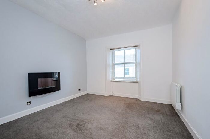 1 Bedroom Flat To Rent In Main Street, Ormiston, East Lothian, EH35