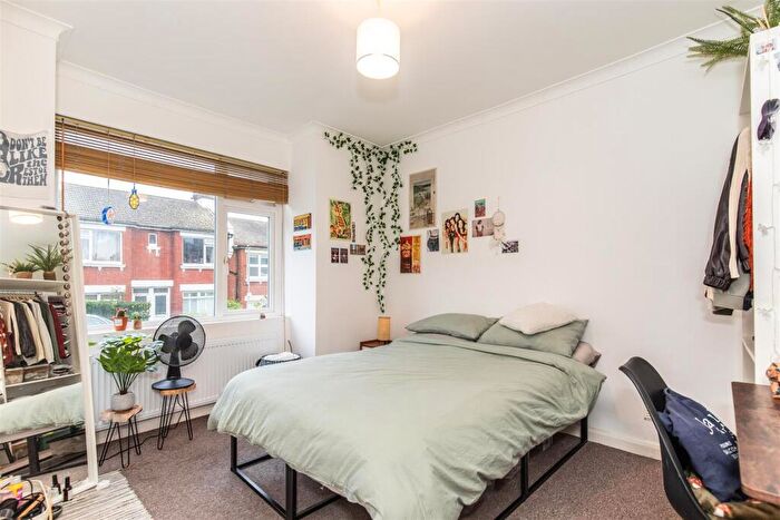 3 Bedroom Flat To Rent In Milner Road, Brighton, BN2
