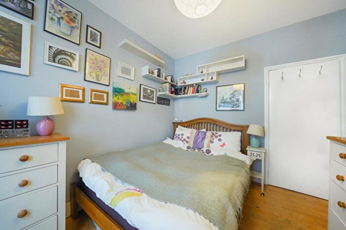 1 Bedroom Apartment For Sale In Arica Road, London, SE4