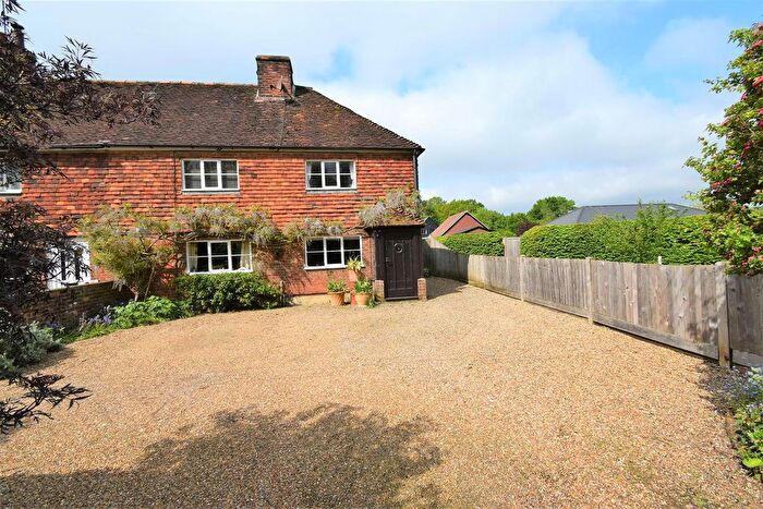 3 Bedroom End Of Terrace House For Sale In Pattenden Lane, Marden, Tonbridge, TN12