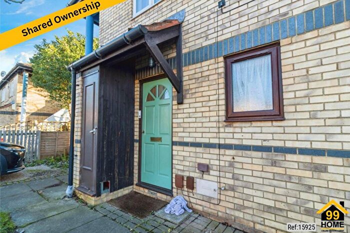 1 Bedroom Maisonette For Sale In Huckleberry Close, Milton Keynes, MK7