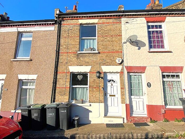 2 Bedroom Terraced House To Rent In May Avenue, Northfleet, DA11