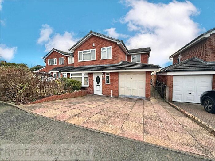 4 Bedroom Detached House To Rent In Amberwood, Chadderton, Oldham, Greater Manchester, OL9
