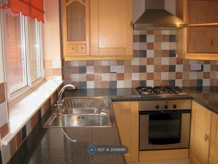 2 Bedroom Terraced House To Rent In Howard Park, Cleckheaton, BD19