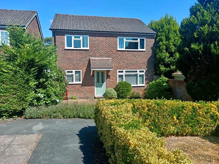 4 Bedroom Detached House For Sale In Pretoria Avenue, Midhurst, West Sussex, GU29