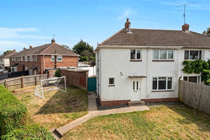 3 Bedroom Semi-Detached House For Sale In Culliford Way, Weymouth, DT3