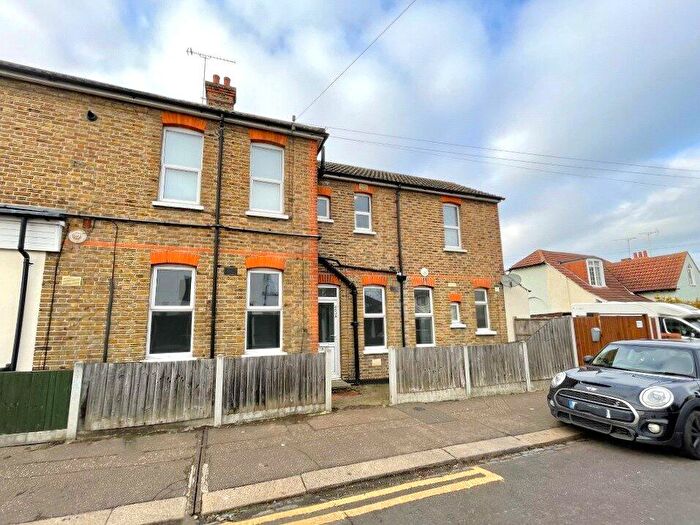 1 Bedroom Apartment To Rent In Westborough Road, Westcliff-on-Sea, Essex, SS0