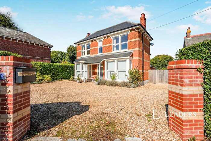 5 Bedroom Detached House To Rent In Fourth Avenue, PO9