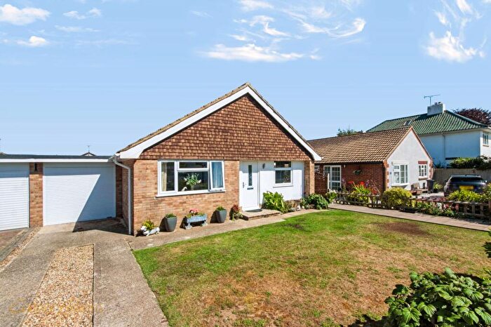 2 Bedroom Detached Bungalow For Sale In Seawaves Close, East Preston, BN16