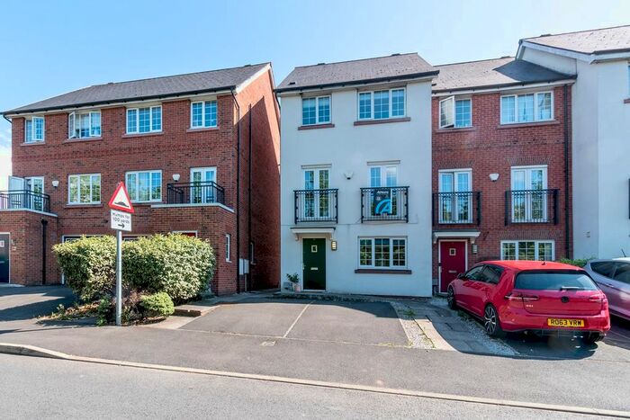 4 Bedroom Town House To Rent In Monks Place, Warrington, WA2