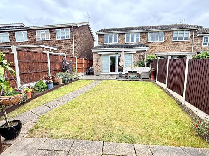 3 Bedroom End Of Terrace House For Sale In Furness Close, Chadwell St Mary, RM16