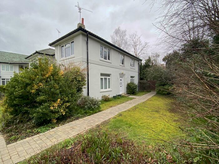 3 Bedroom Maisonette To Rent In Bath Road, Reading, RG1