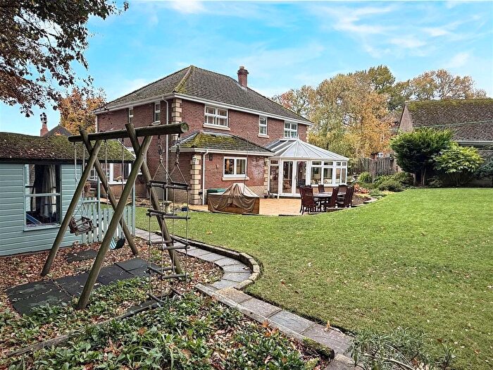 5 Bedroom Detached House For Sale In Woolton Lodge Gardens, Woolton Hill, RG20
