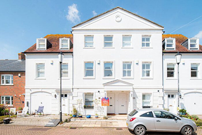 3 Bedroom House For Sale In Lammas Gate, Abbey Street, Faversham, Kent, ME13